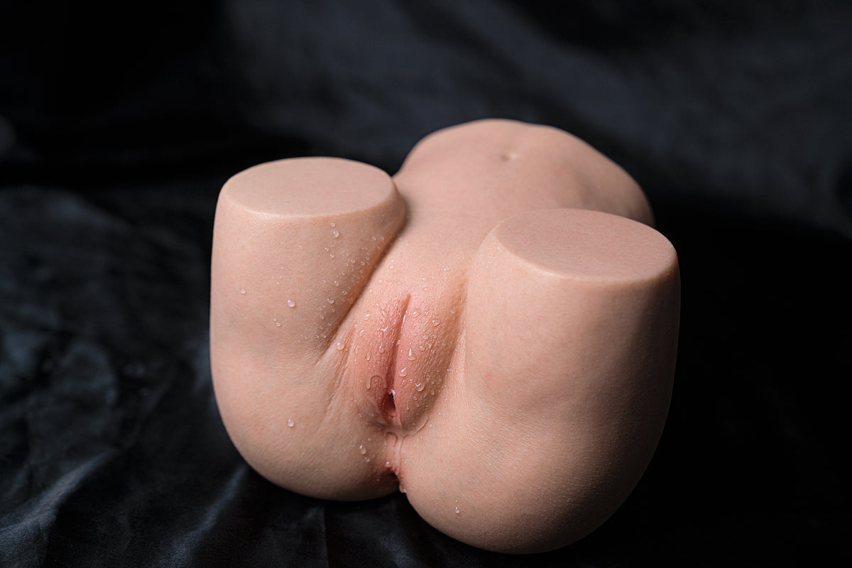 AY-1 features realistic vaginas and buttocks.